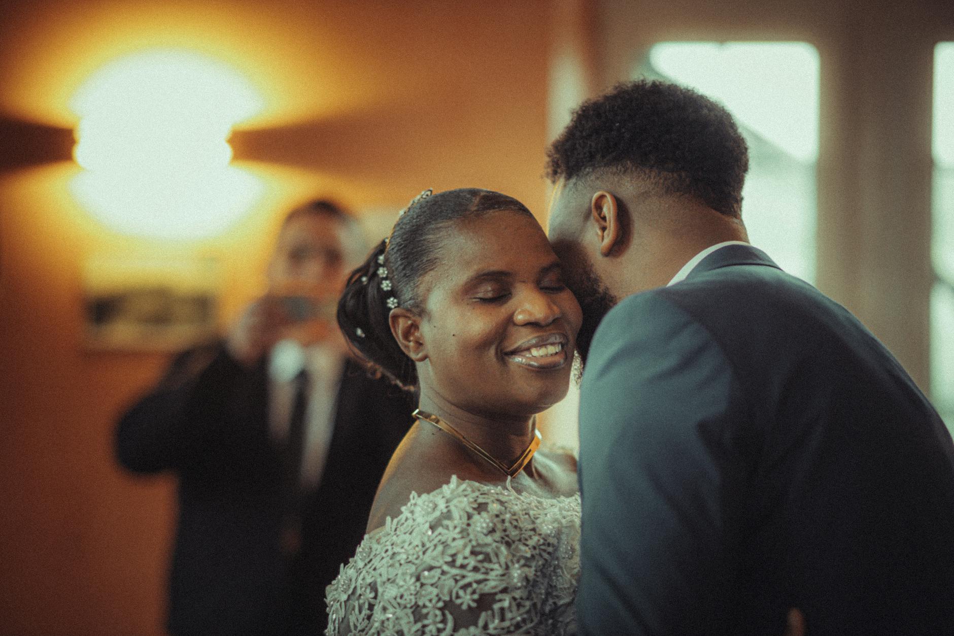 Freudentränen — der Moment nach dem Ja-Wort